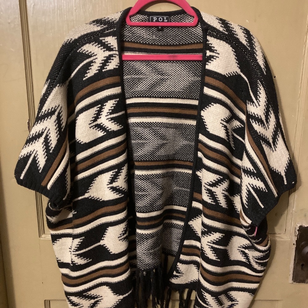 Short sleeve sweater